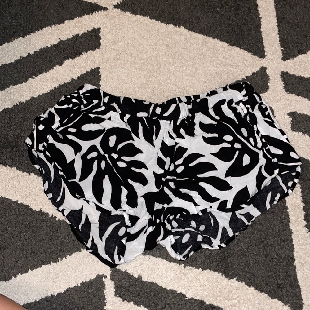 MIKOH Cover up monstera shorts